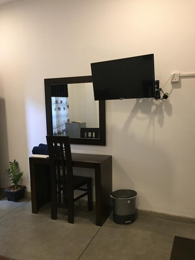 Us Motel Colombo Homagama Экстерьер фото